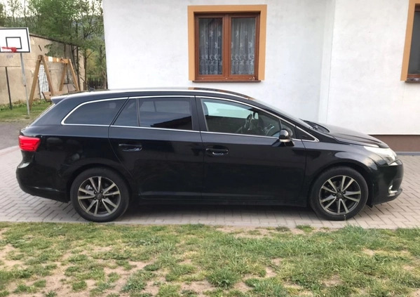 Toyota Avensis cena 37000 przebieg: 253000, rok produkcji 2013 z Skoczów małe 67